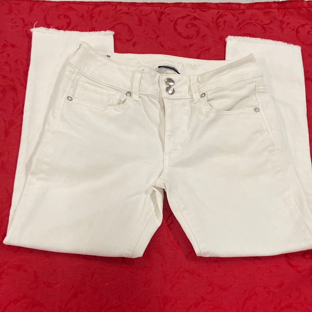 American Eagle Outfitters jeans, size 6, super super stretch cream color